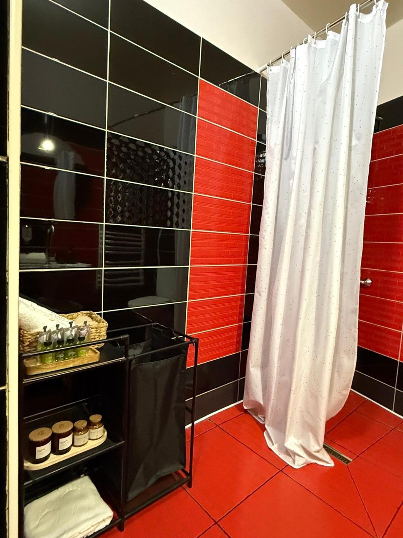 Avangard LChin*M Apartment Lviv Bagian luar foto