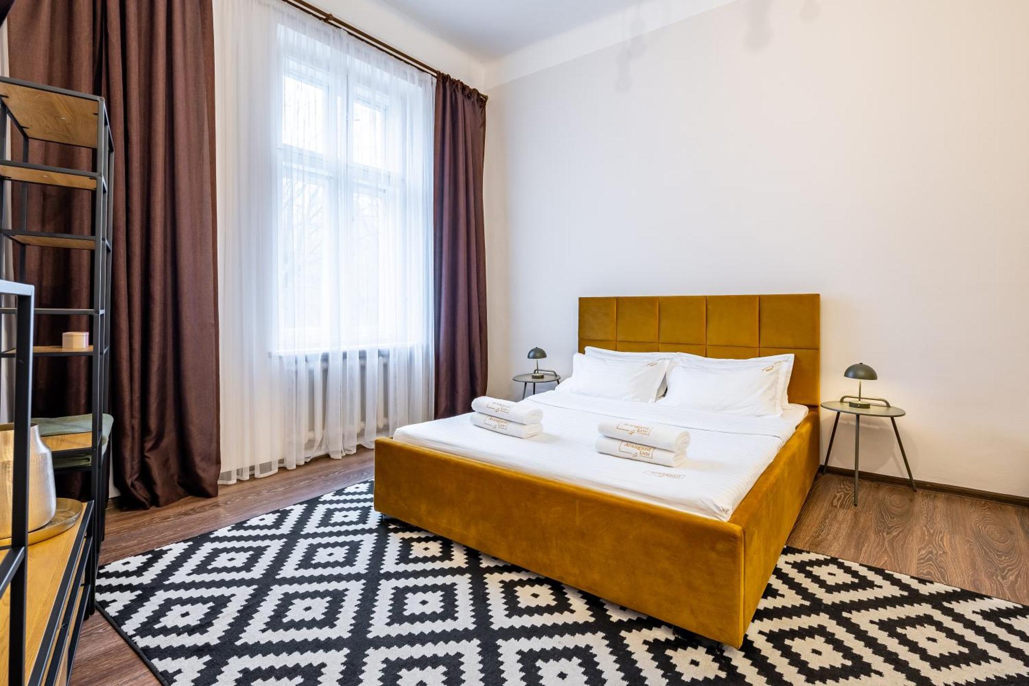 Avangard LChin*M Apartment Lviv Bagian luar foto
