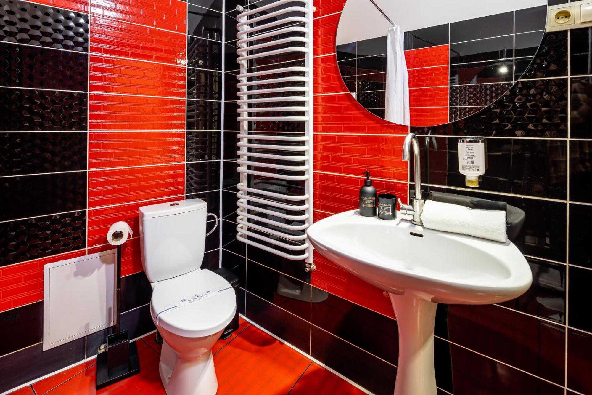 Avangard LChin*M Apartment Lviv Bagian luar foto